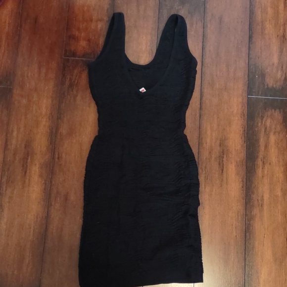 Black Wavy Bodycon Mini Dress w Low Back - Picture 3 of 5